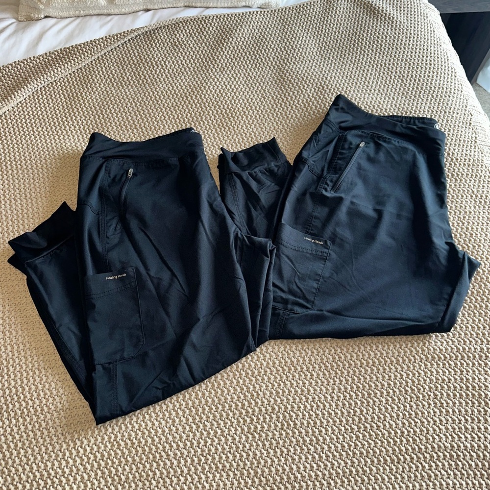 Scrub pants: 2 pairs